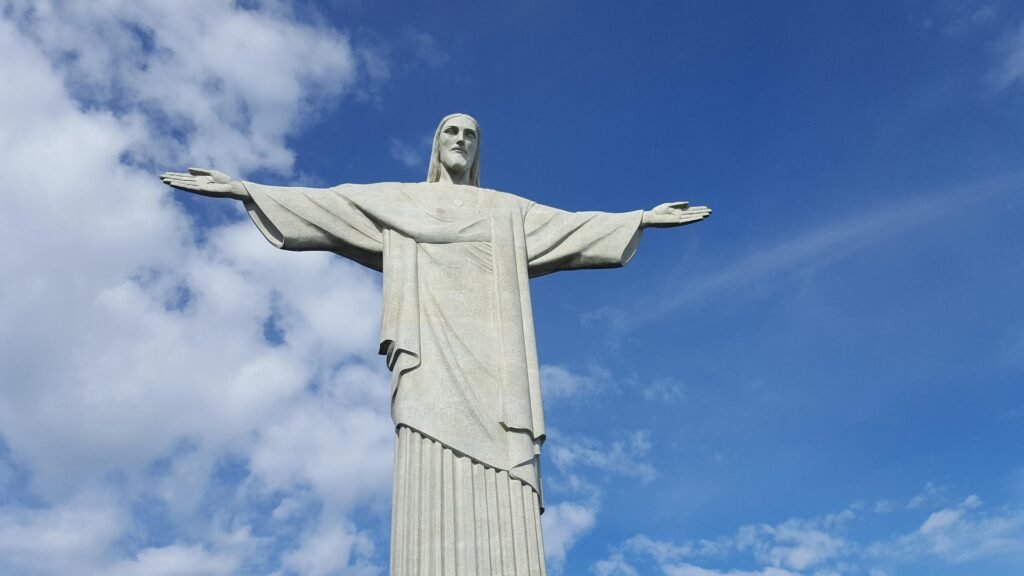 What is the Best Time to Visit Christ the Redeemer?